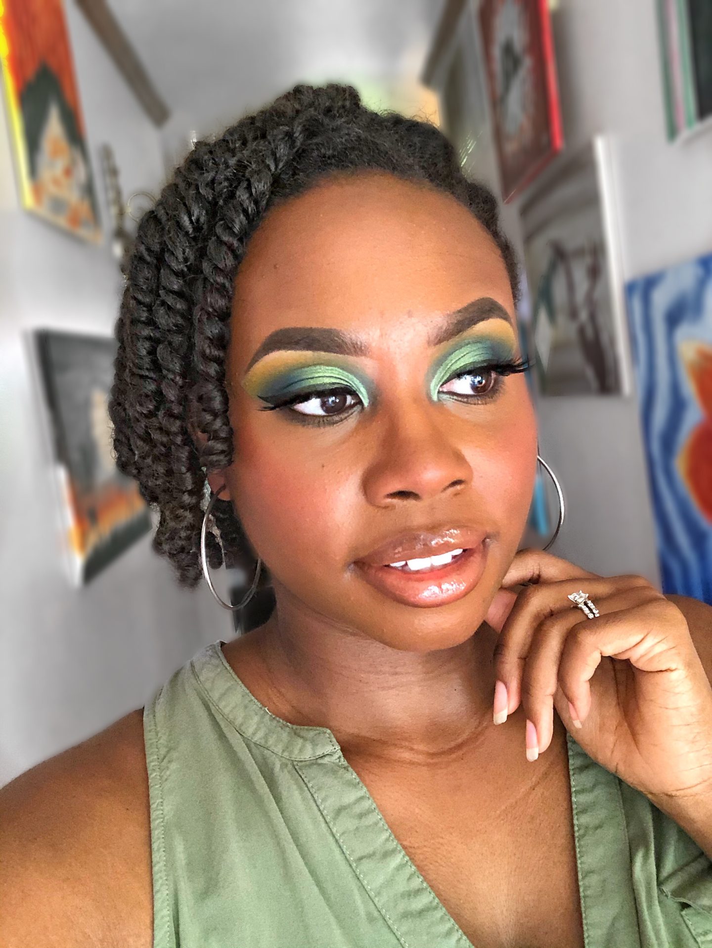 Green makeup look lucky charm