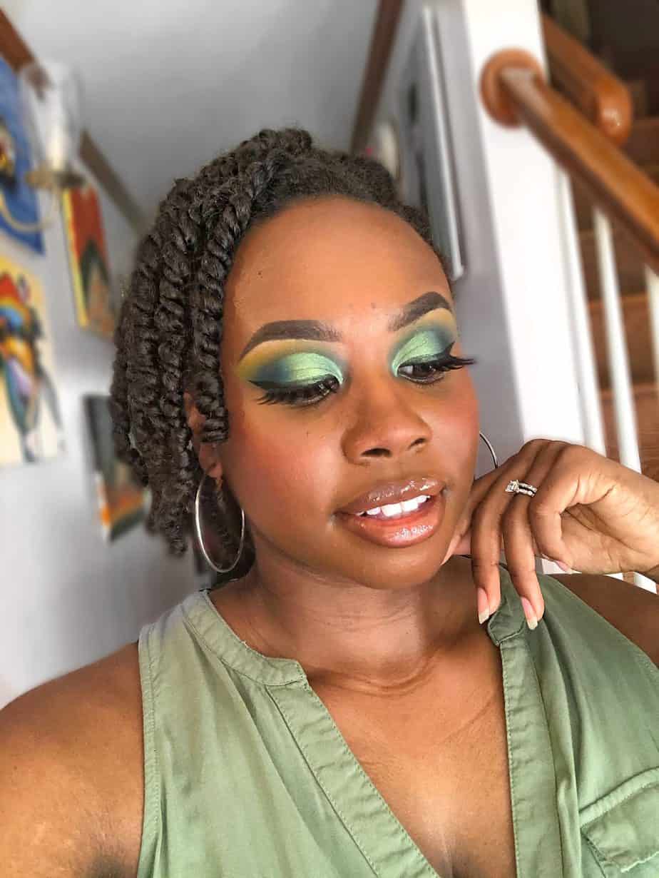 Green makeup look lucky charm